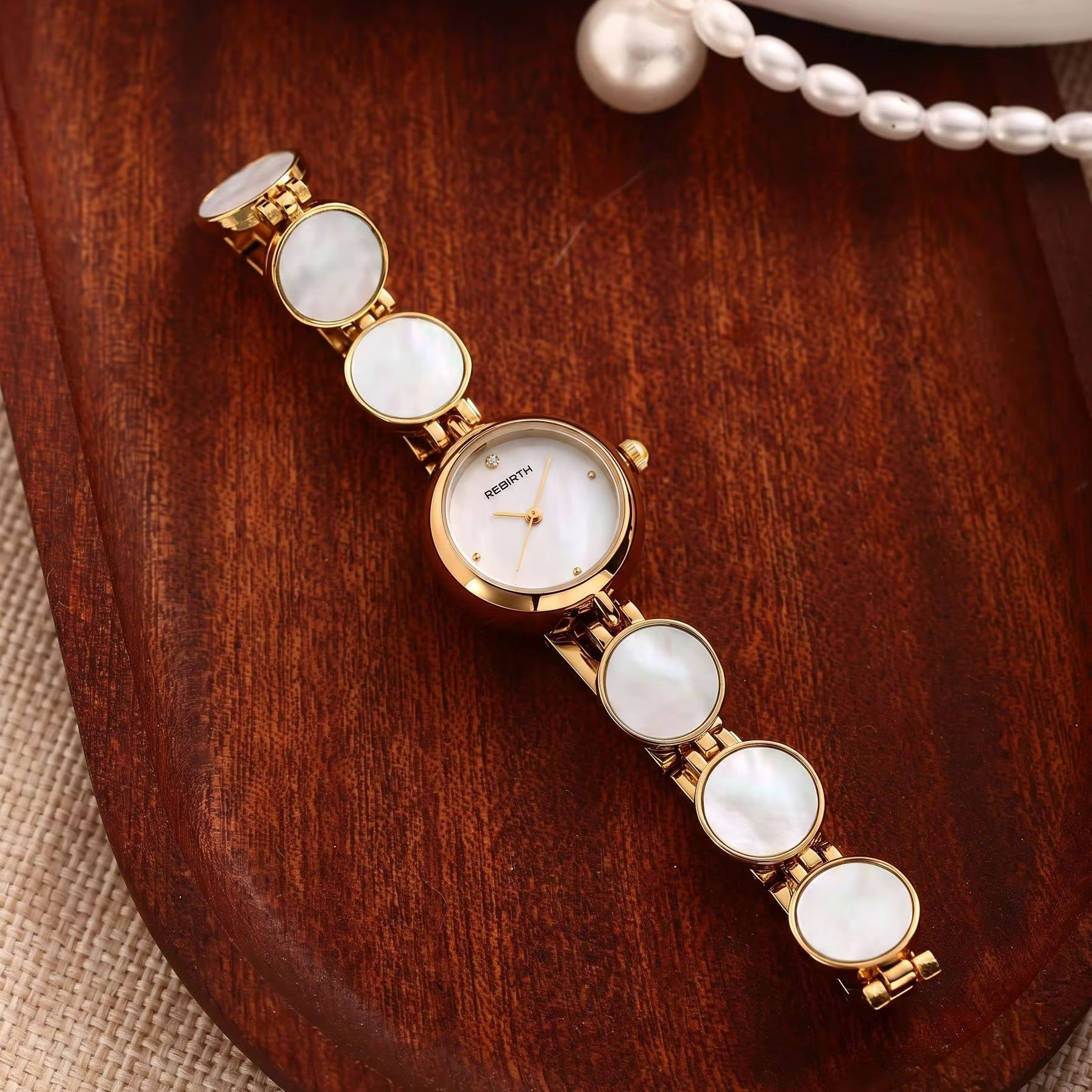 Licht Luxe Vierbladige Klaver  - Jewelry Watches Luxury recensie en prijs
